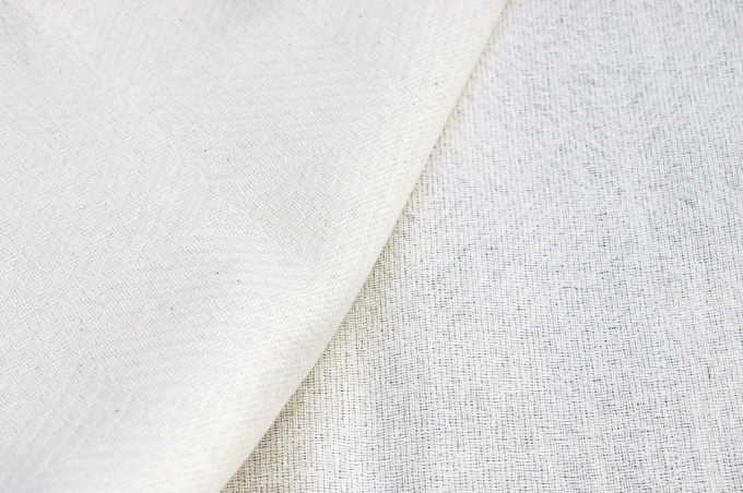 Decorative linen 285 cm milky