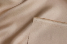 Natural dense silk-twill in light birch colour