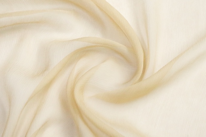 Silk crêche chiffon in soft peach