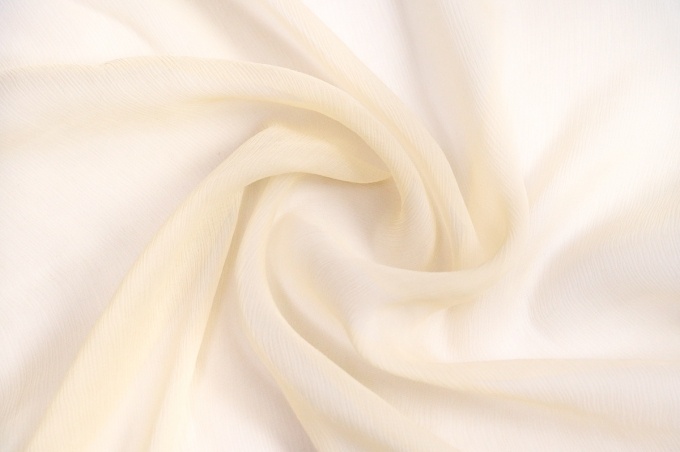Silk crêche chiffon in soft peach
