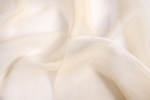 Silk crêche chiffon in soft peach