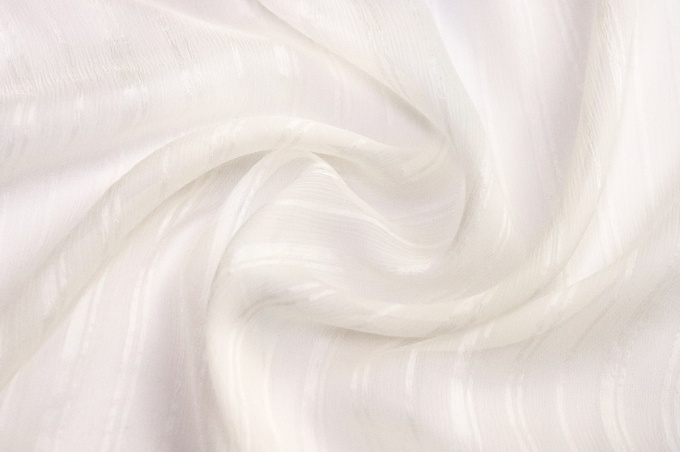 Silk crêche chiffon in soft peach