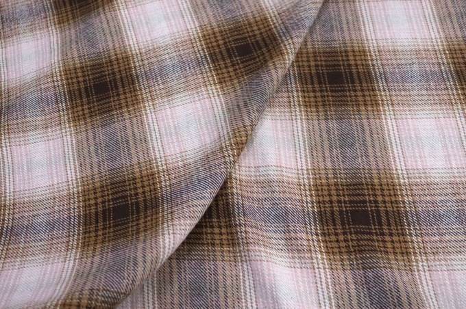 Linen for suits and interiors, plaid pied-de-poule with a wrinkled effect
