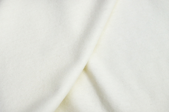 Итальянский шерстяной трикотаж молочно-сливочный
